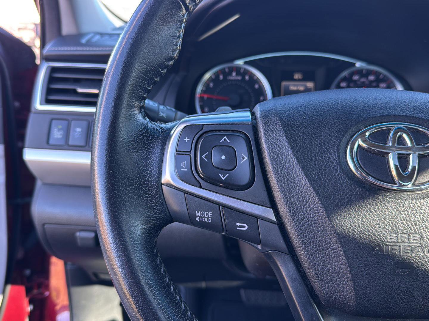 Used 2016 Toyota Camry XSE image 18