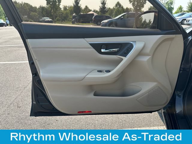Used 2015 Nissan Altima 2.5 SV w/ Convenience Package FWD image 13