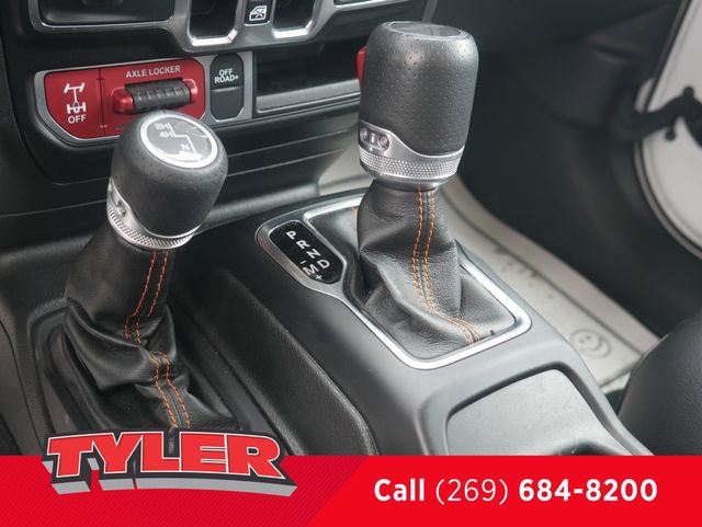 Certified 2022 Jeep Gladiator Mojave w/ Cold Weather Group image 35