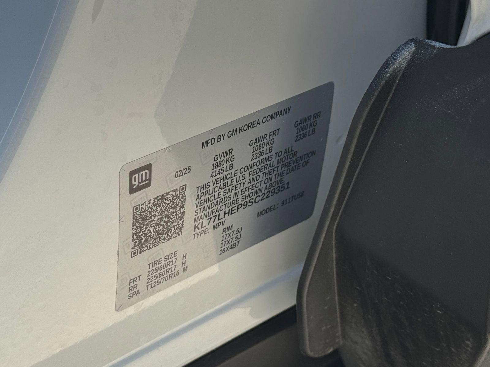 Used 2025 Chevrolet Trax LT FWD image 29