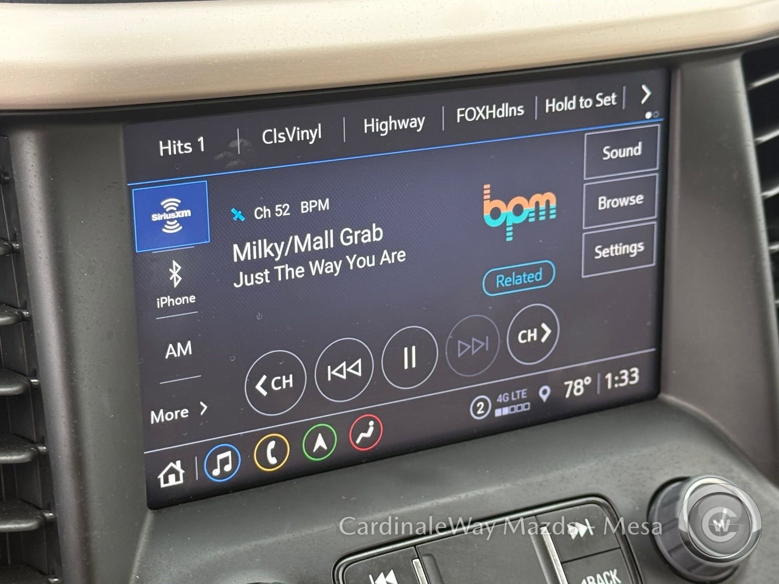 Used 2023 GMC Acadia Denali AWD/4WD image 19