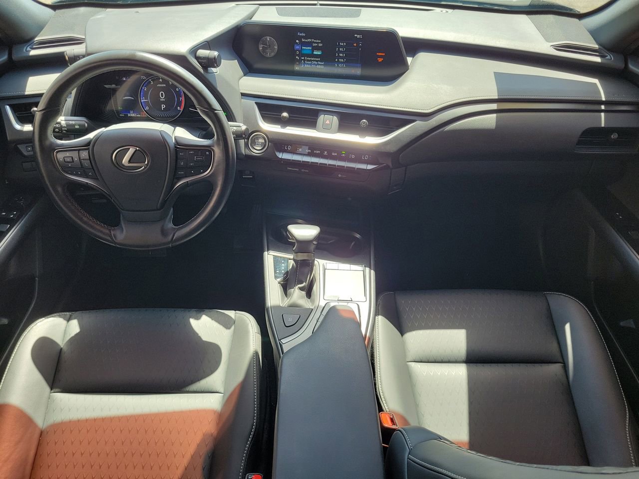 Used 2021 Lexus UX 200 image 13