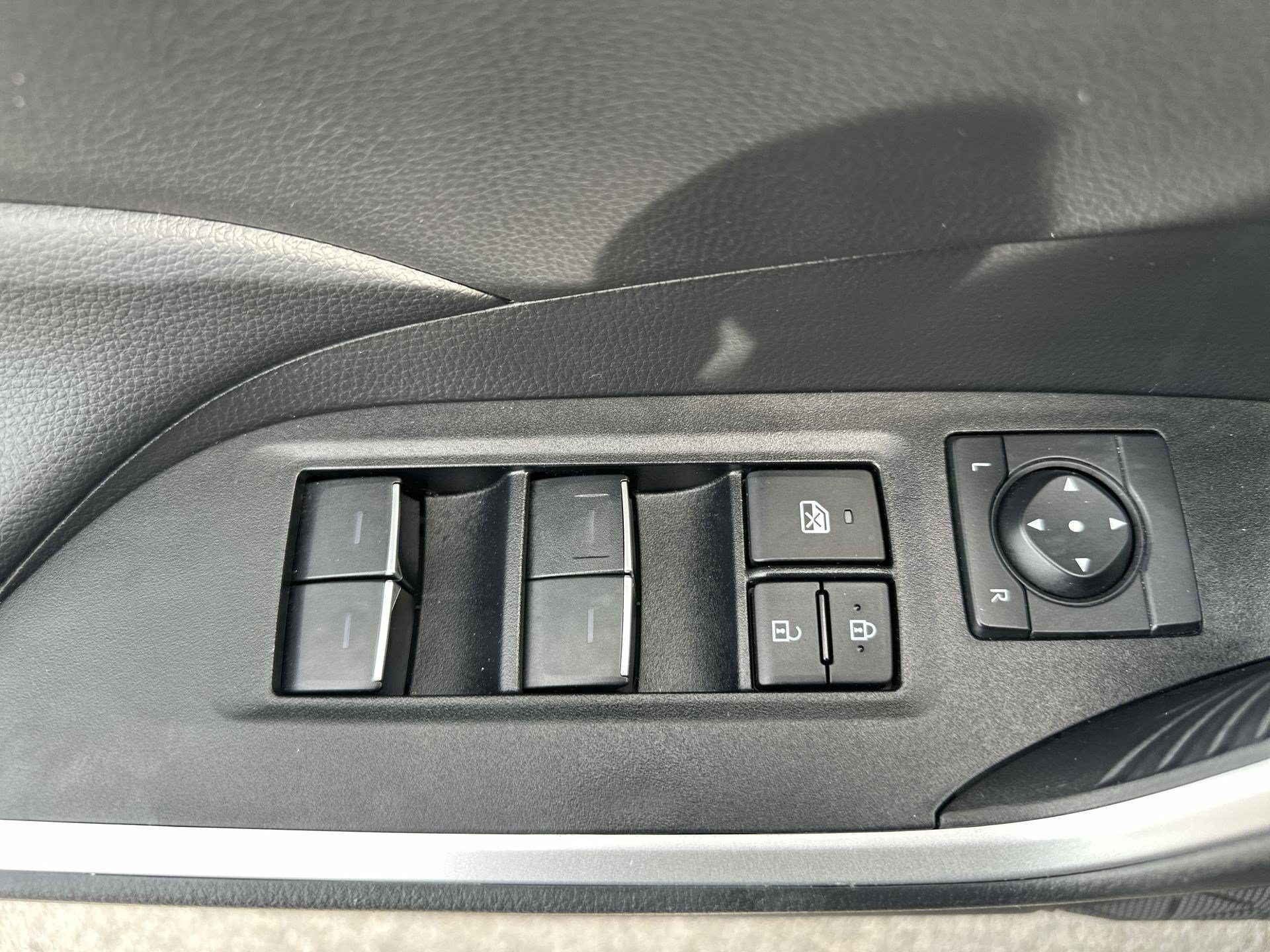 Used 2023 Toyota RAV4 XLE AWD/4WD image 15