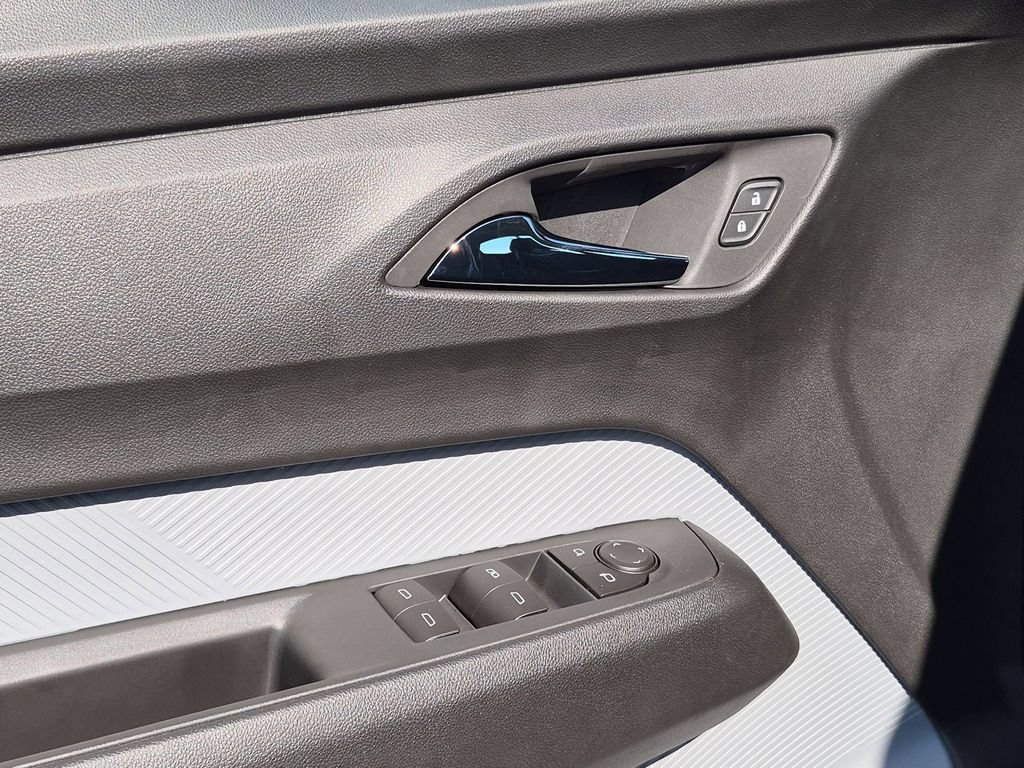 New 2027 Chevrolet Bolt RS w/ Technology Package FWD image 21