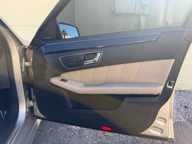 Used 2011 Mercedes-Benz E 550 Sedan w/ Premium 1 Pkg image 28