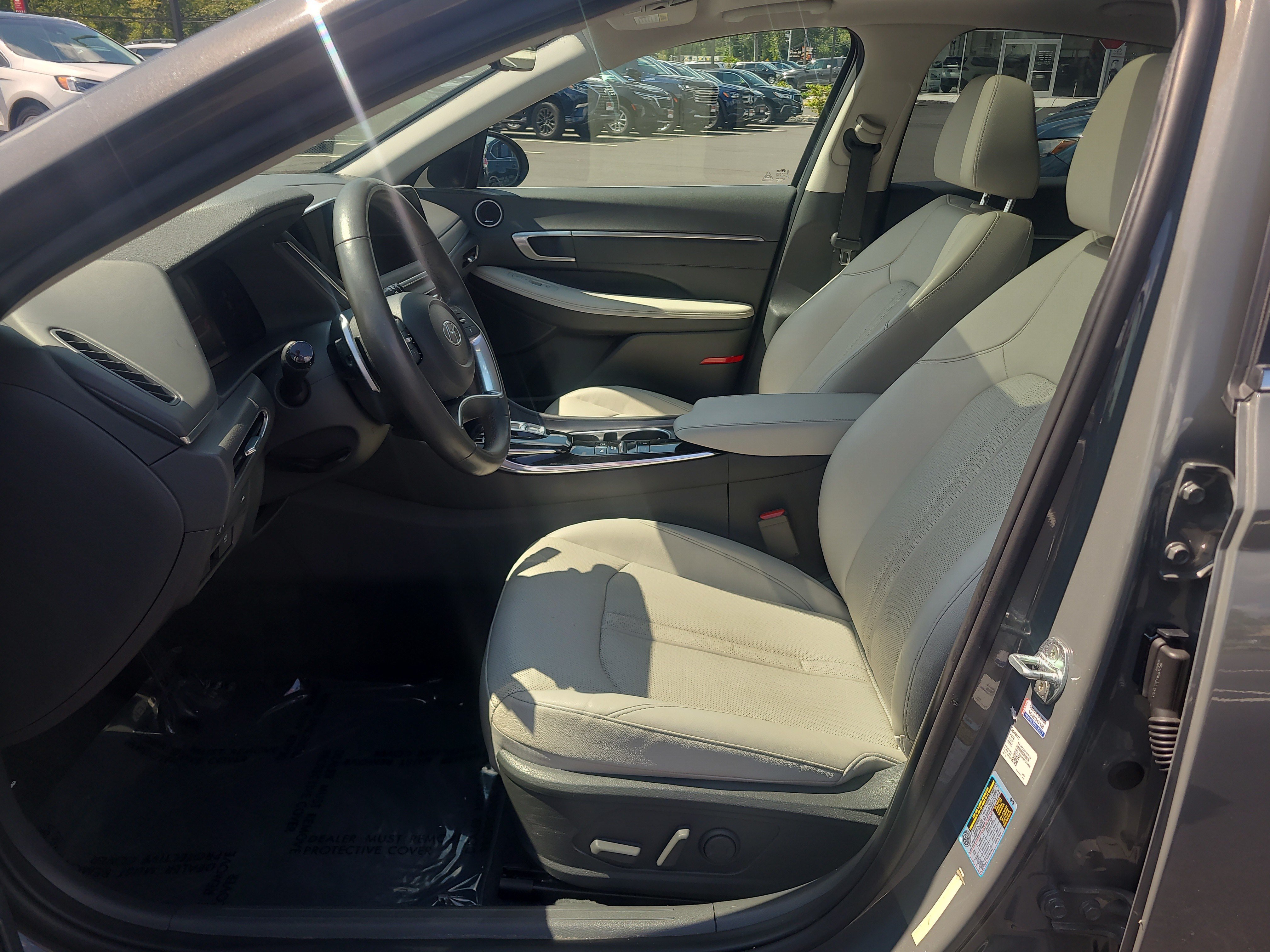 Used 2022 Hyundai Sonata Limited w/ Cargo Package FWD image 16