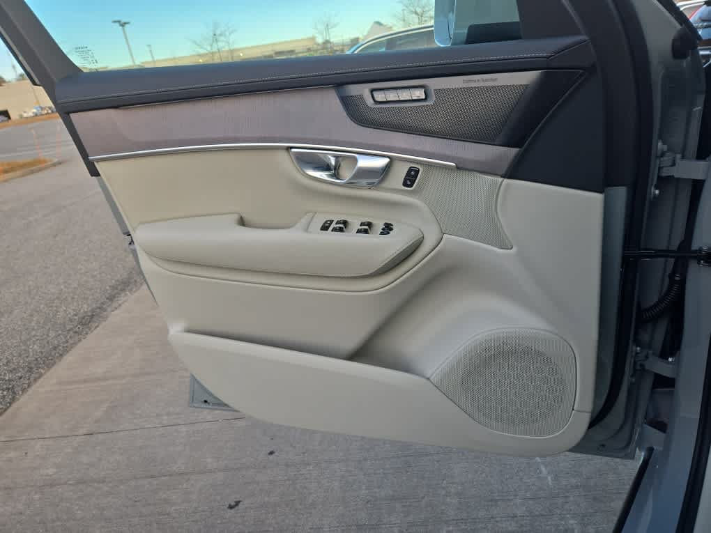 New 2026 Volvo XC90 T8 Ultra w/ Protection Package Premier image 23