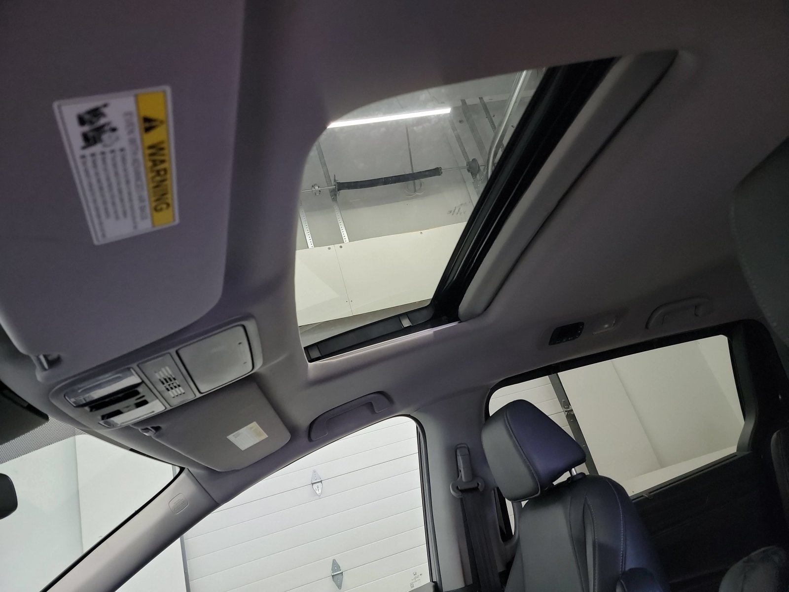 Used 2023 Honda Odyssey EX-L image 24