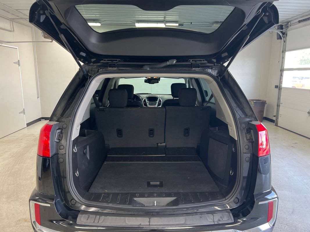 Used 2017 GMC Terrain SLE w/ Technology Package AWD/4WD image 11