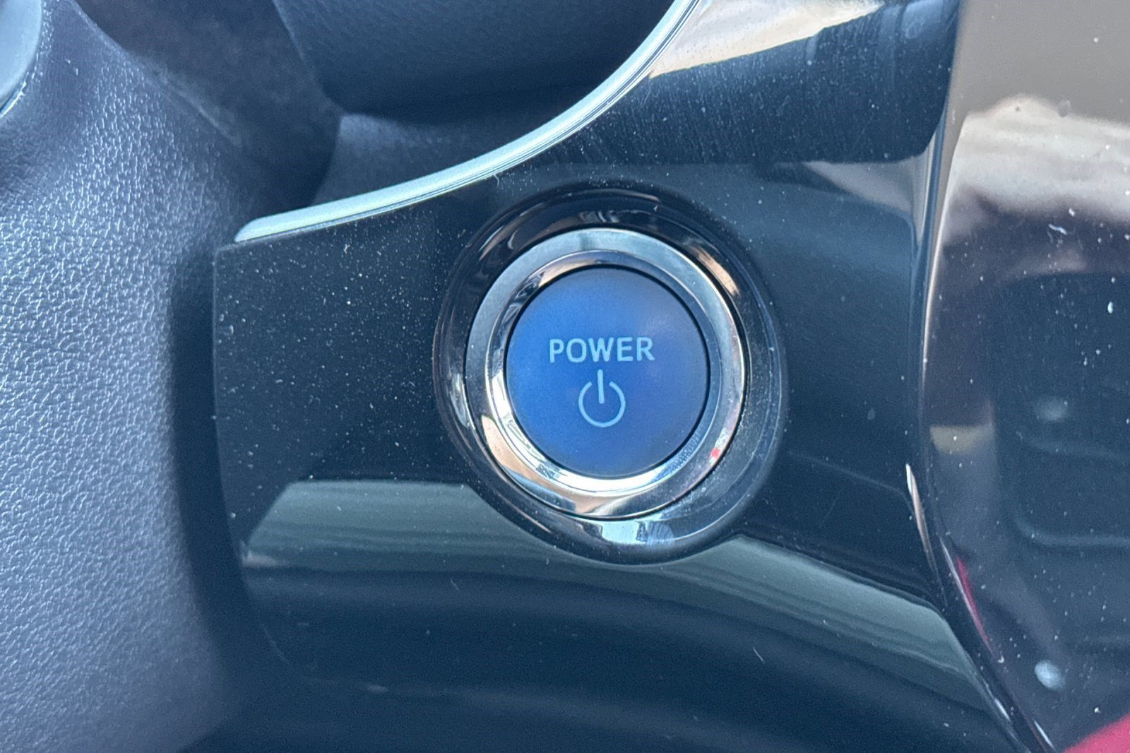Certified 2022 Toyota Prius LE FWD image 17