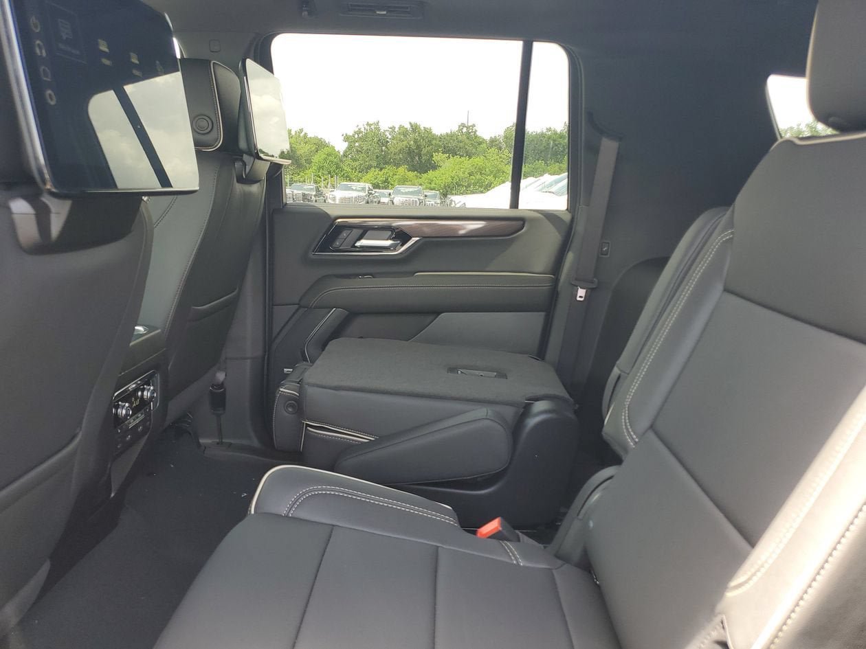 New 2026 GMC Yukon XL Elevation w/ Elevation Premium Package AWD/4WD image 11