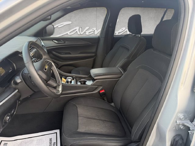 Used 2024 Jeep Grand Cherokee L Laredo w/ Luxury Tech Group I RWD image 19