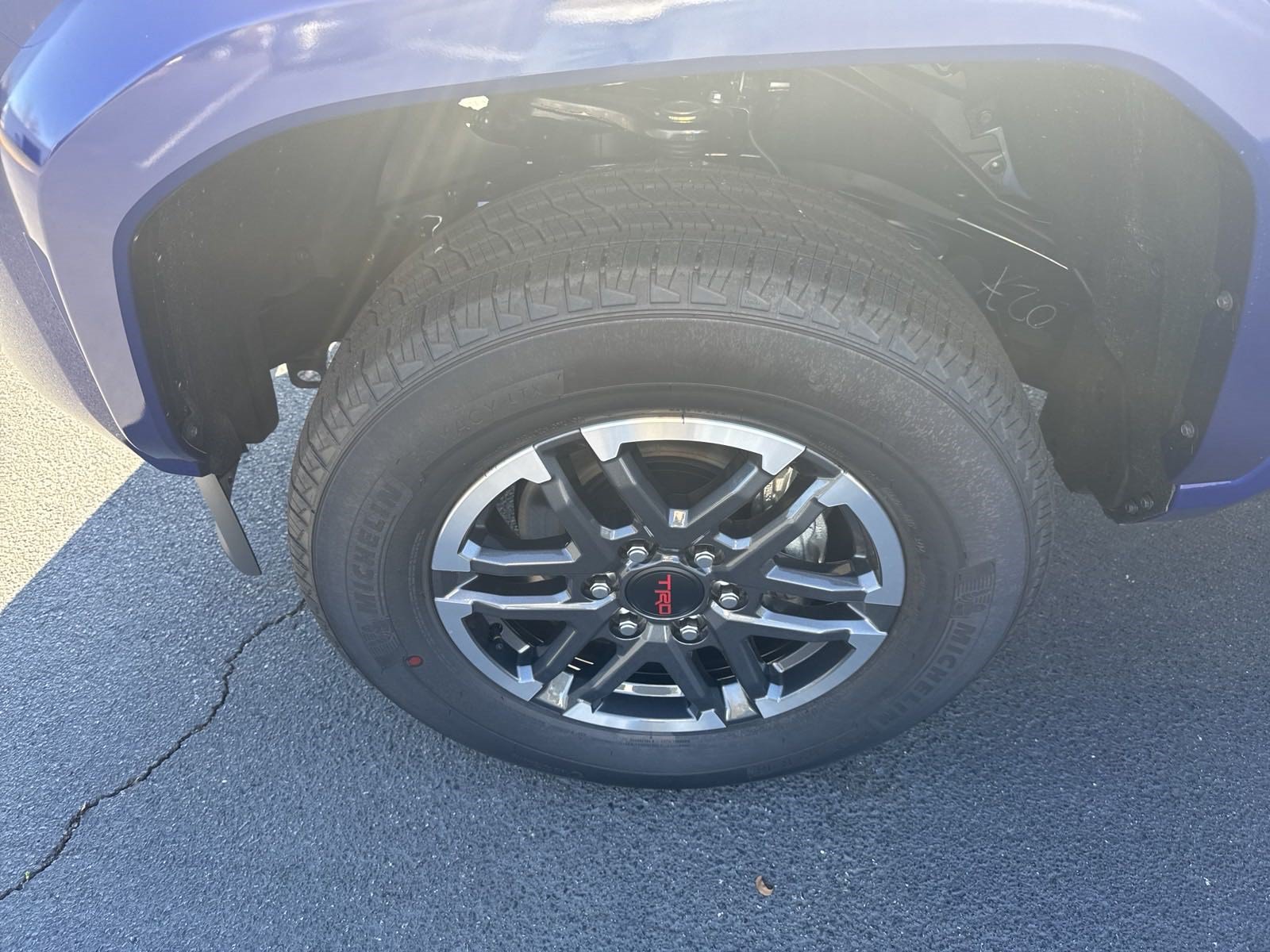 New 2024 Toyota Tacoma TRD Sport w/ TRD Sport Premium Package AWD/4WD image 9