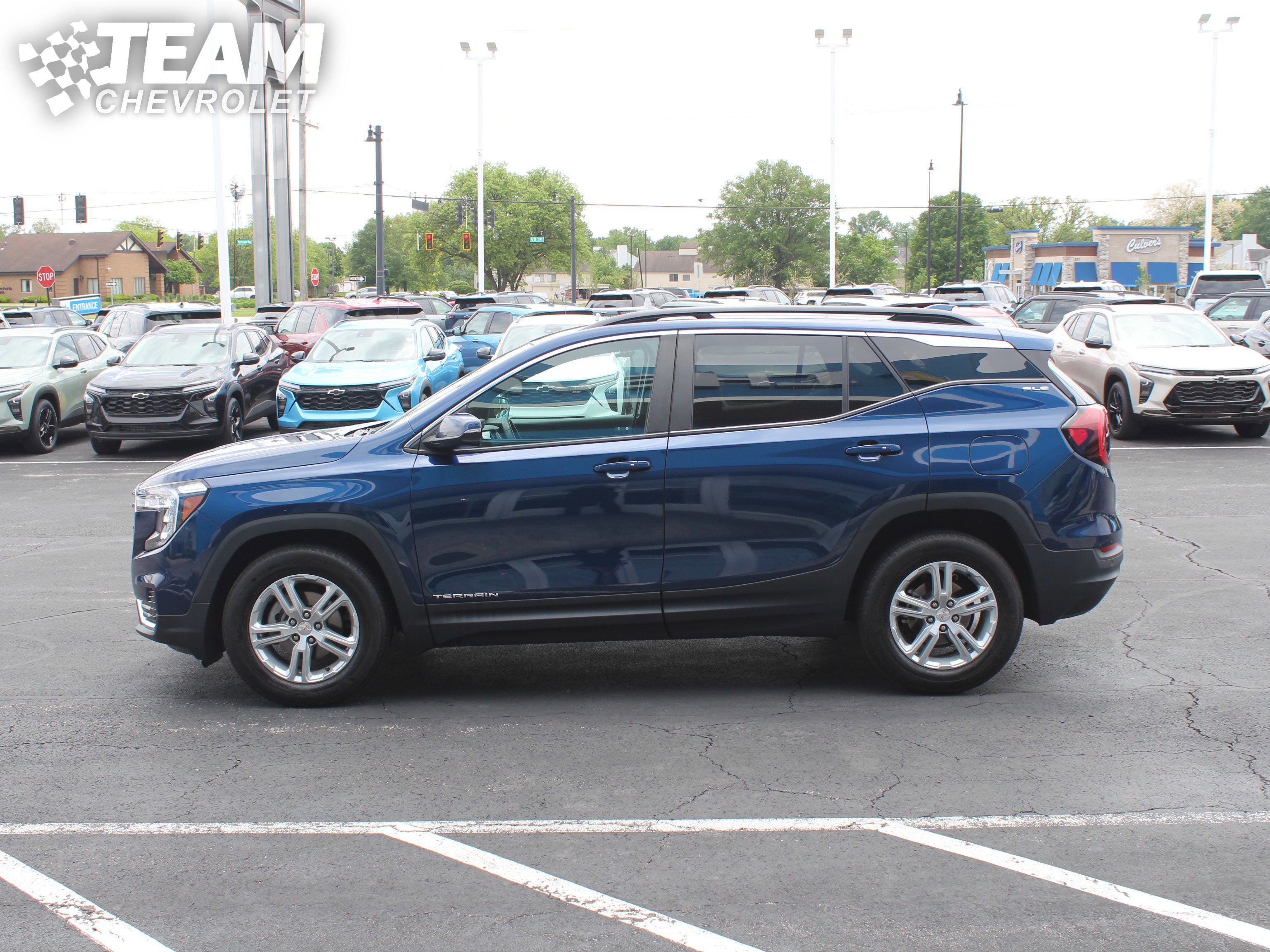 Certified 2023 GMC Terrain SLE w/ Driver Convenience Package FWD image 7