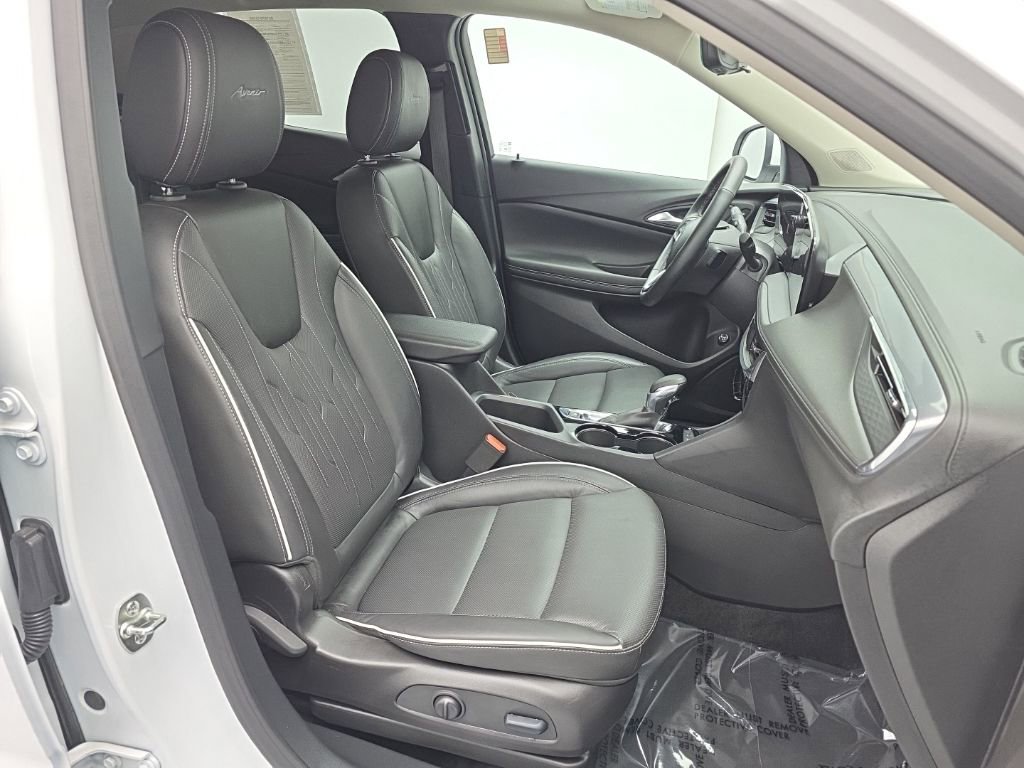 Used 2025 Buick Encore GX Avenir w/ Avenir Technology Package AWD/4WD image 54