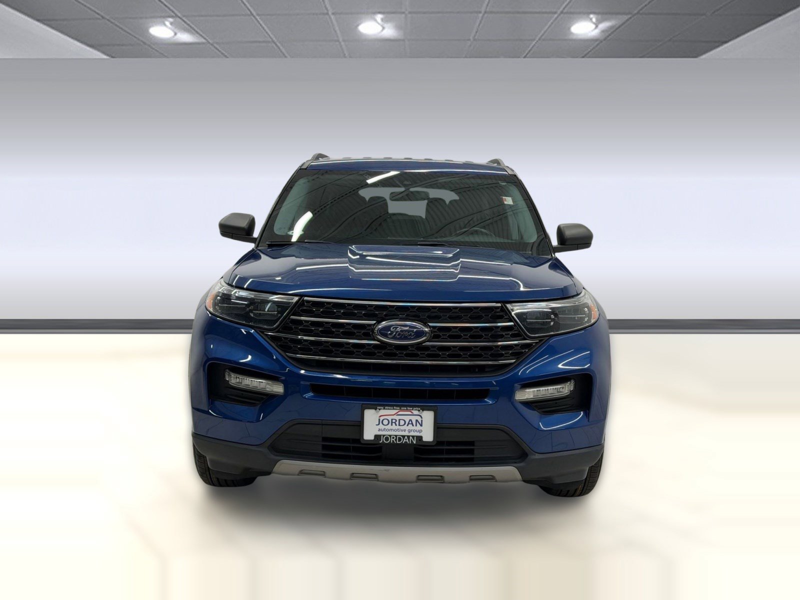 Used 2021 Ford Explorer XLT w/ Equipment Group 202A AWD/4WD image 4