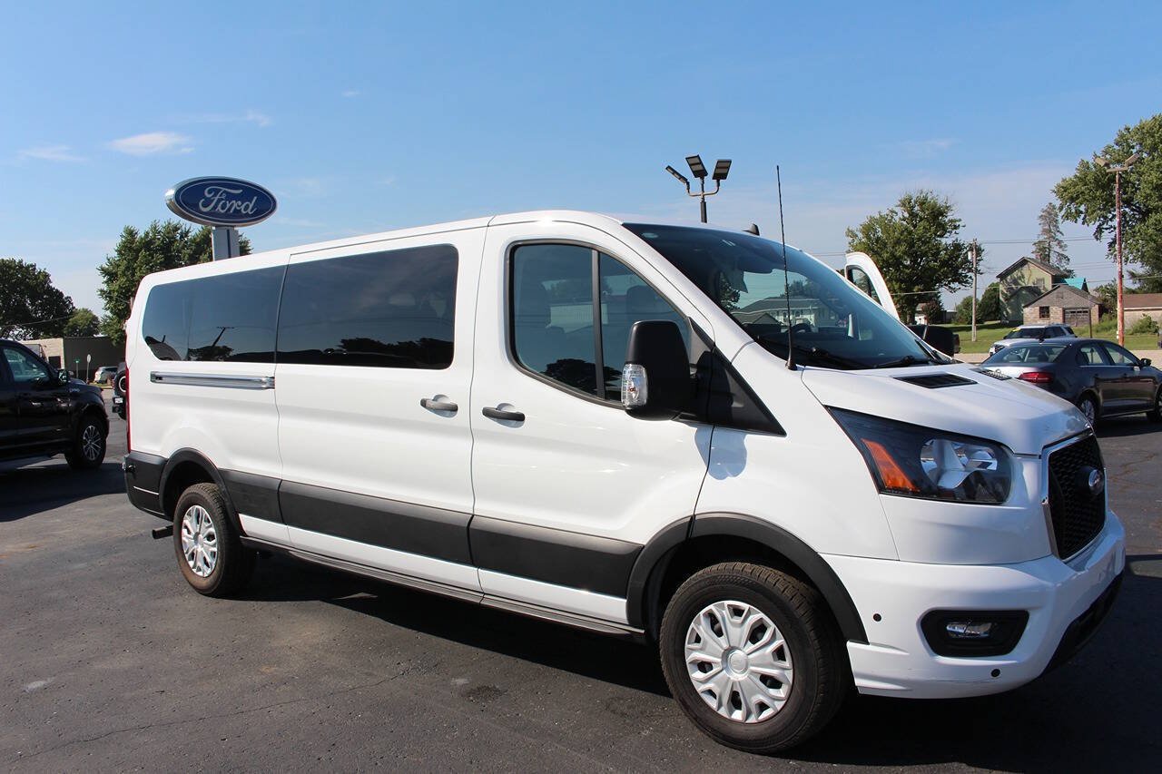 Used 2024 Ford Transit 350 XLT RWD image 3