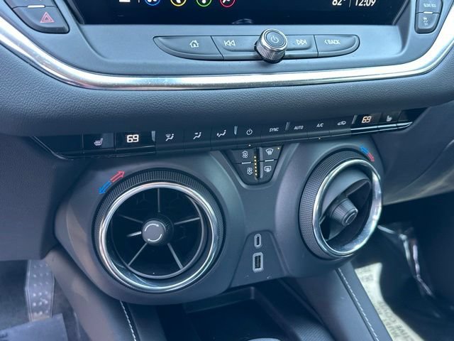 Used 2023 Chevrolet Blazer LT w/ Convenience Package FWD image 5