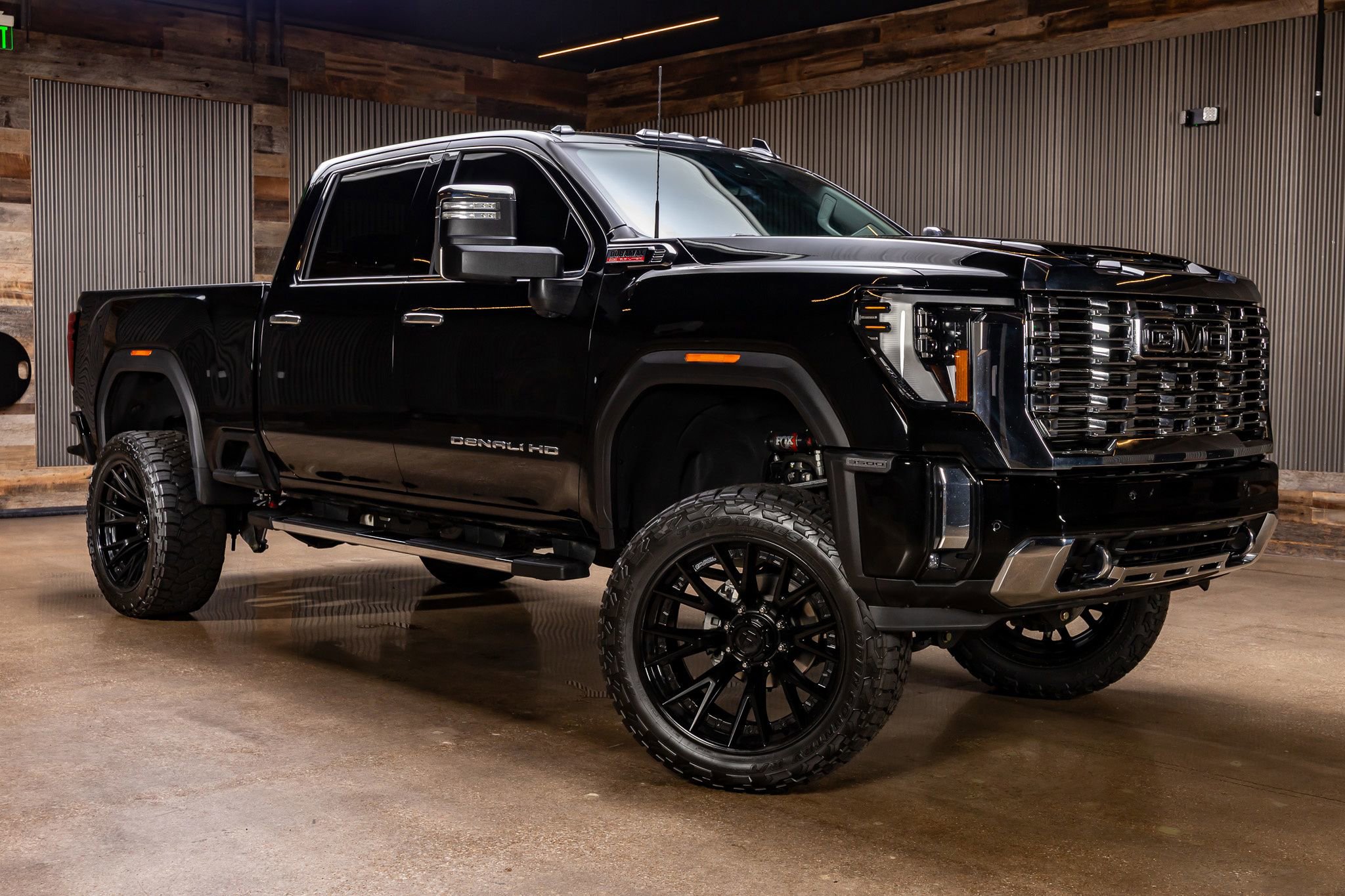 Used 2025 GMC Sierra 3500 Denali w/ Denali Reserve Package