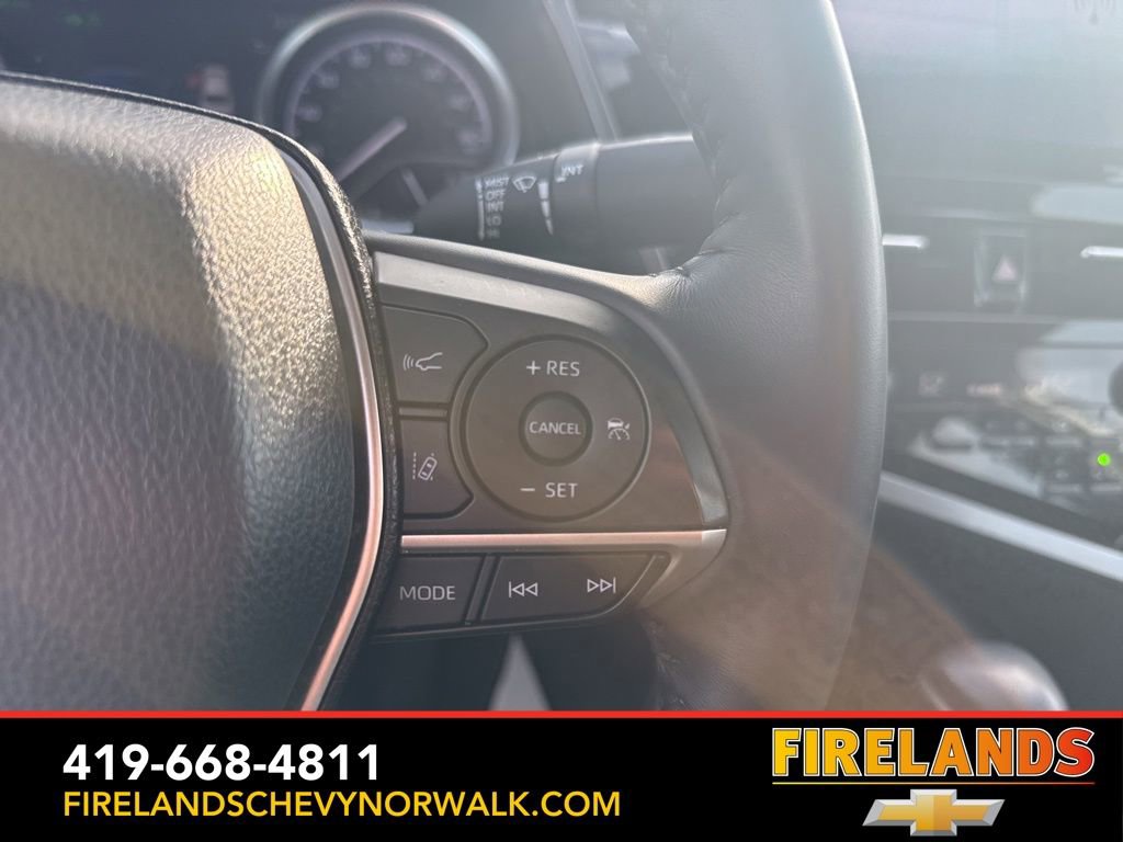 Used 2023 Toyota Camry XLE image 12