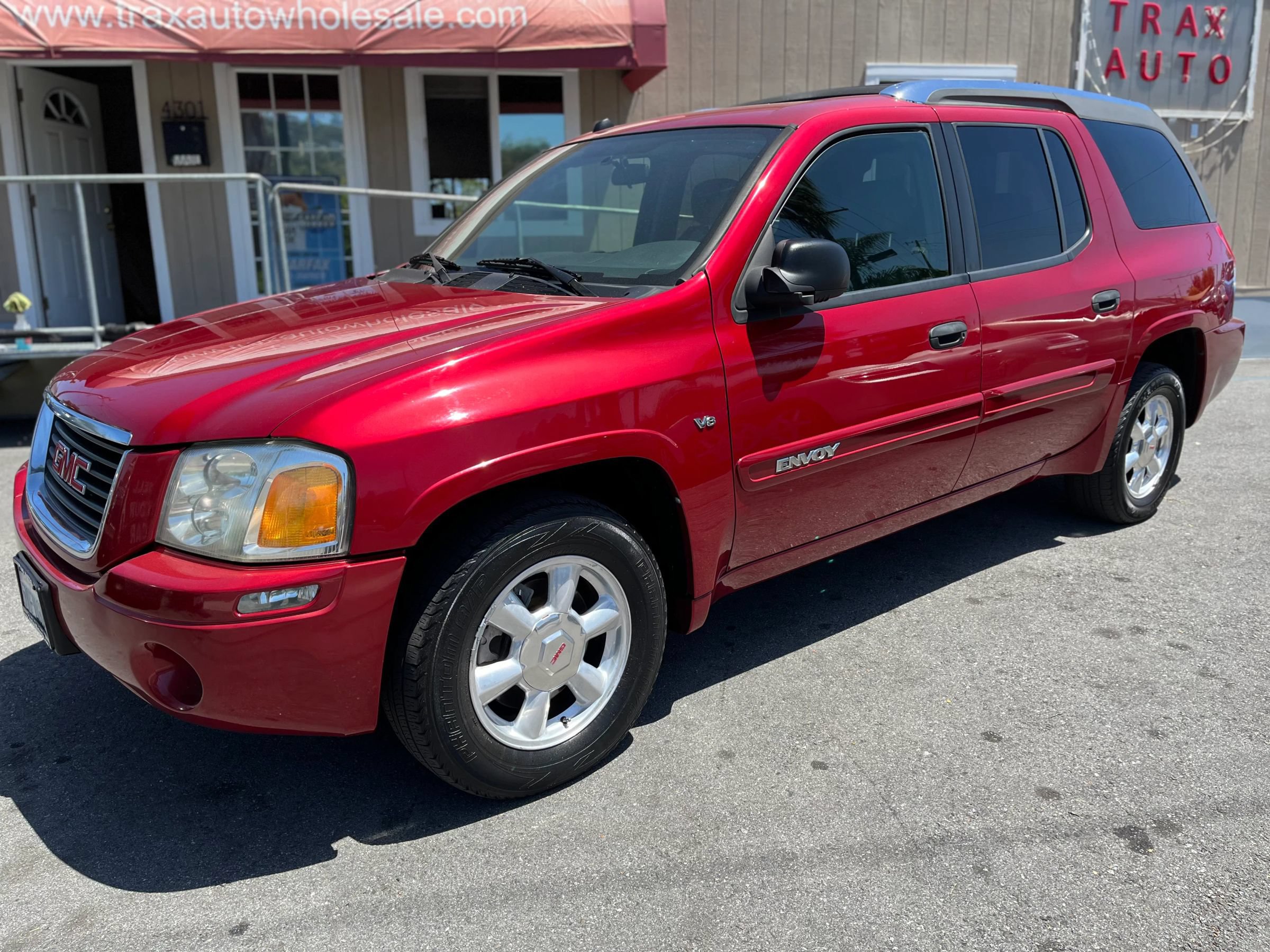 Used 2004 GMC Envoy XUV SLE w/ 1SB Preferred Equipment Group RWD image 3