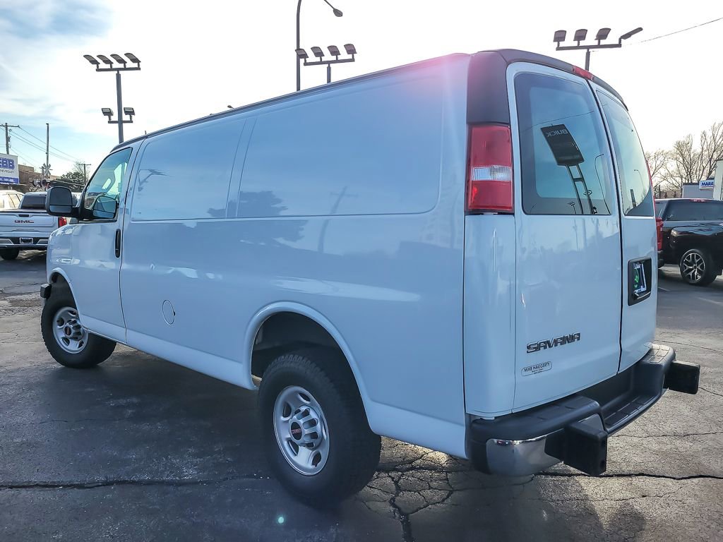Used 2022 GMC Savana 2500 w/ Driver Convenience Package image 6