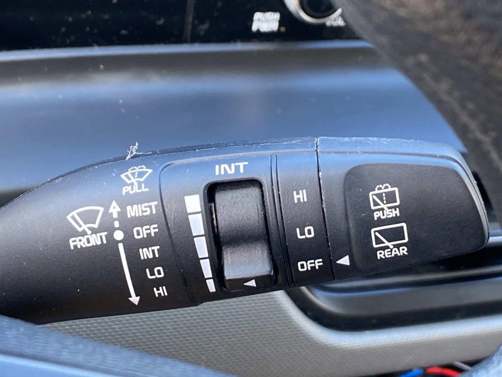 Used 2024 Kia Seltos LX AWD/4WD image 19