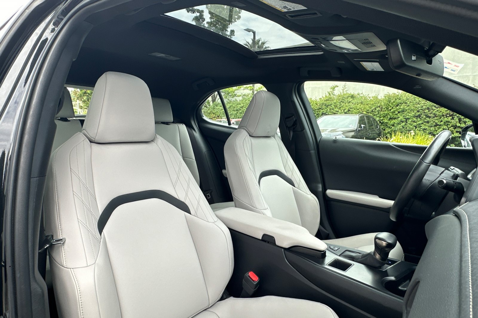 Used 2024 Lexus UX 250h FWD image 26