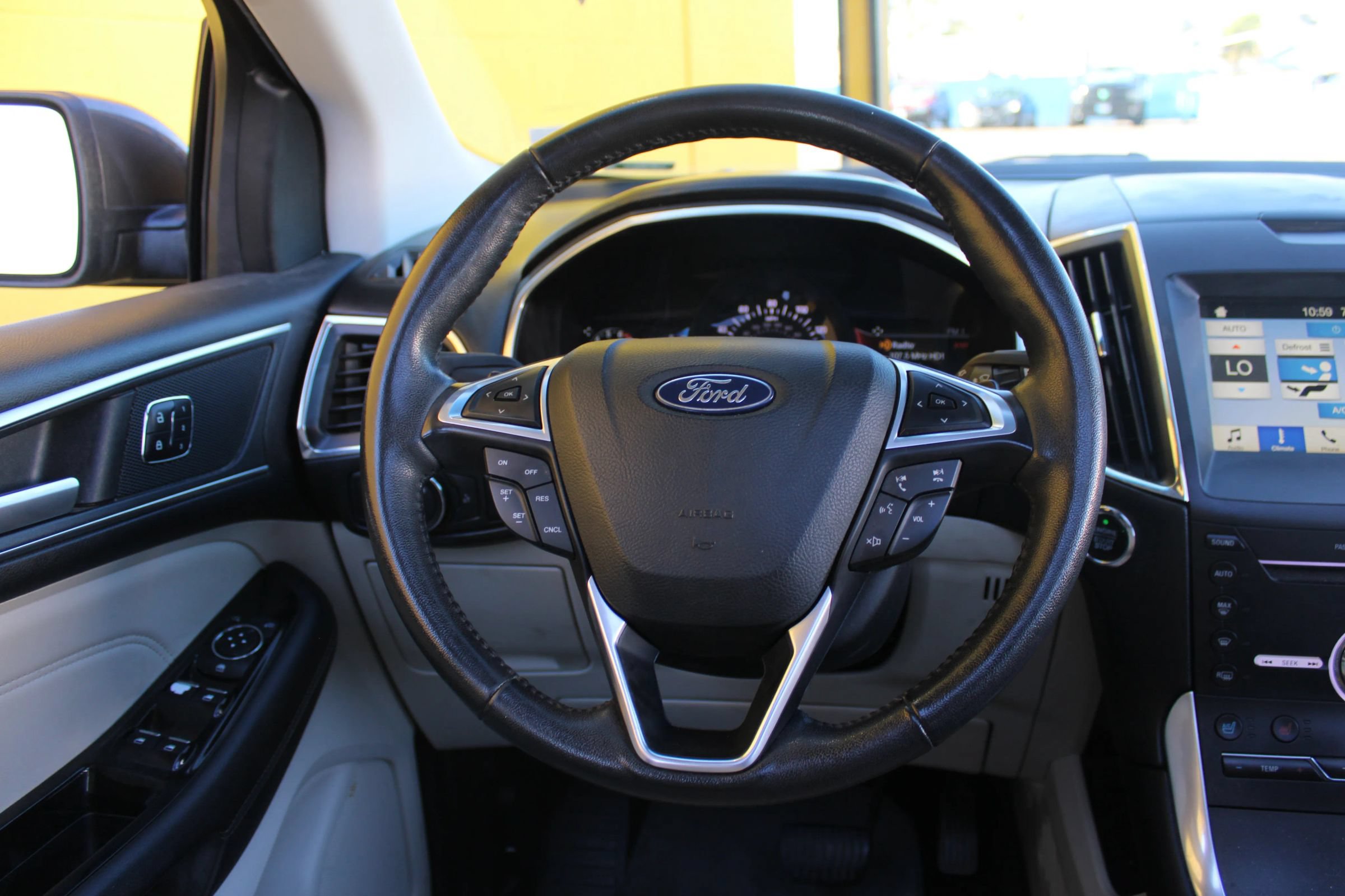 Used 2018 Ford Edge Titanium w/ Equipment Group 301A FWD image 13