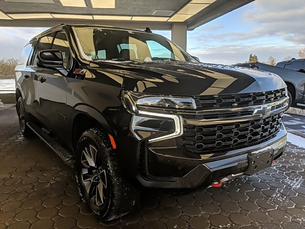 Used 2022 Chevrolet Suburban Z71 w/ Luxury Package image 3