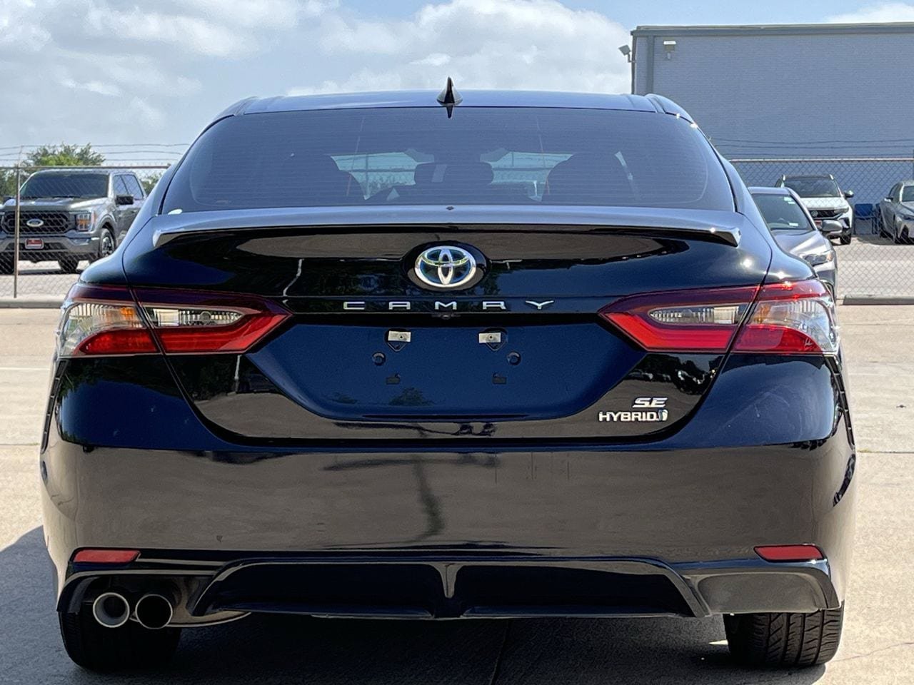 Used 2023 Toyota Camry SE w/ Audio Upgrade Package FWD image 5