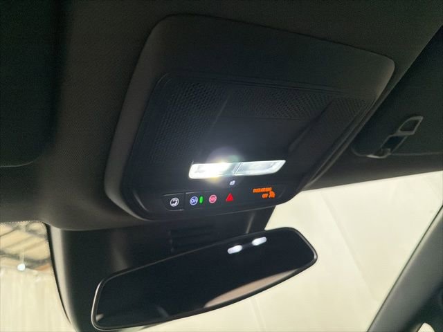 Used 2024 Chevrolet Equinox EV RS FWD image 19