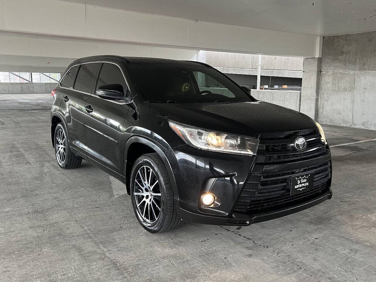 Used 2018 Toyota Highlander SE w/ Protection Package #3 AWD/4WD image 9