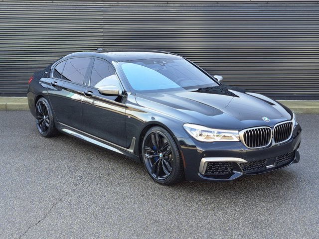 Used 2019 BMW M760i xDrive w/ Luxury Rear Seating Package image 2