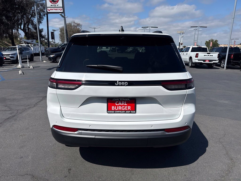 Used 2026 Jeep Grand Cherokee Limited w/ Luxury Tech Group II RWD image 6