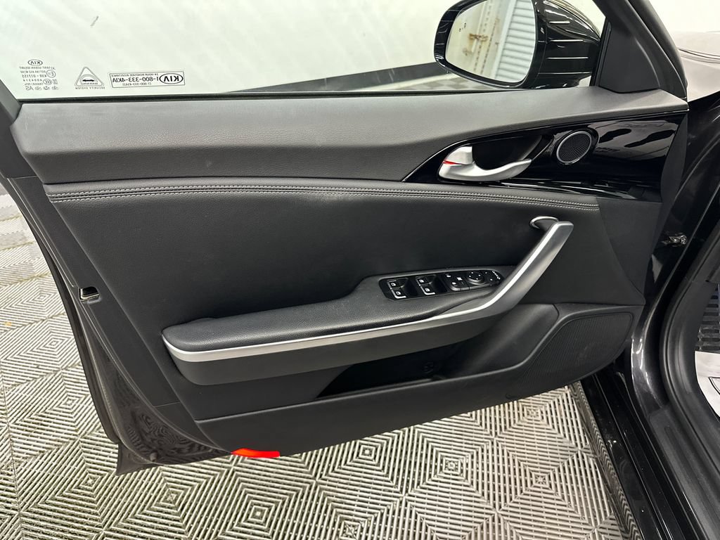 Used 2022 Kia Stinger GT-Line AWD/4WD image 11