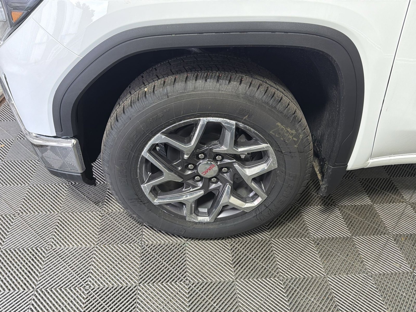 New 2026 GMC Sierra 1500 SLE image 12