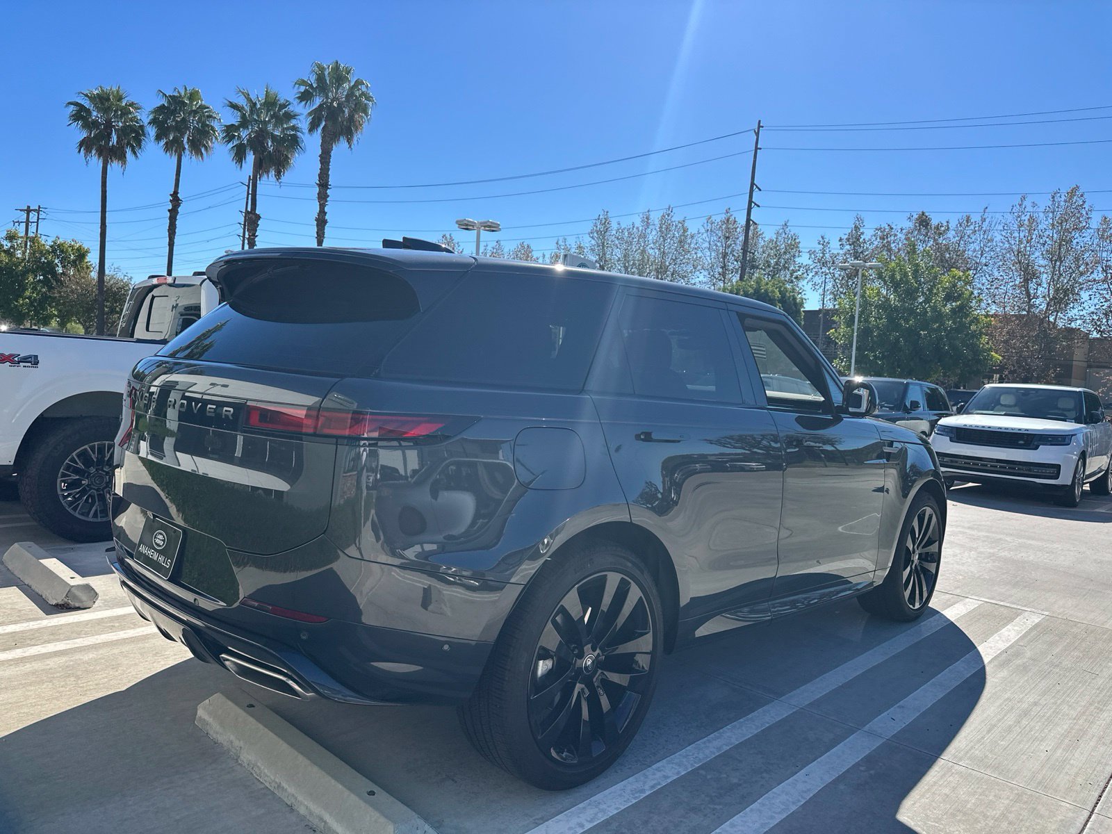 Certified 2025 Land Rover Range Rover Sport Dynamic SE AWD/4WD image 3