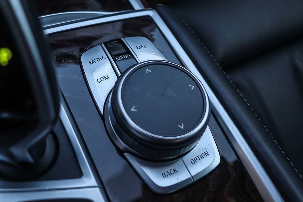 Used 2022 BMW 750i xDrive 750i xDrive w/ M Sport Package image 23