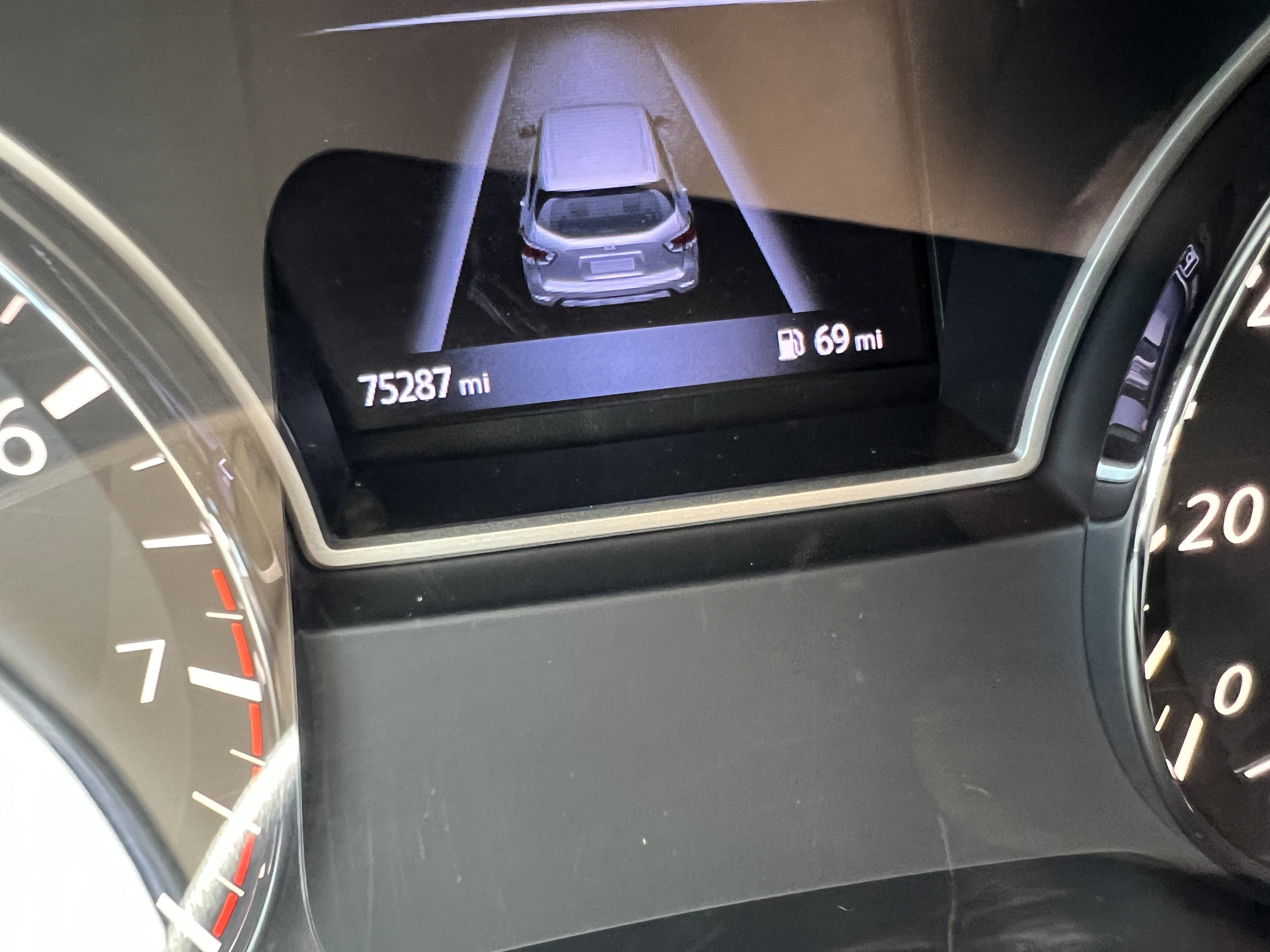 Used 2017 Nissan Pathfinder S AWD/4WD image 18
