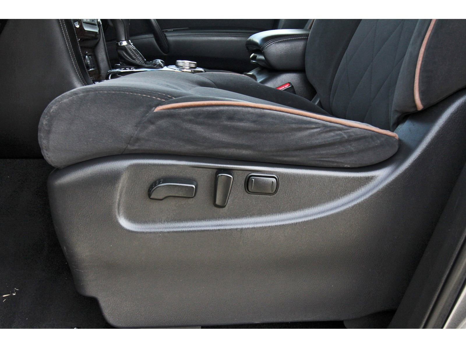 Used 2017 Nissan Armada SV image 30