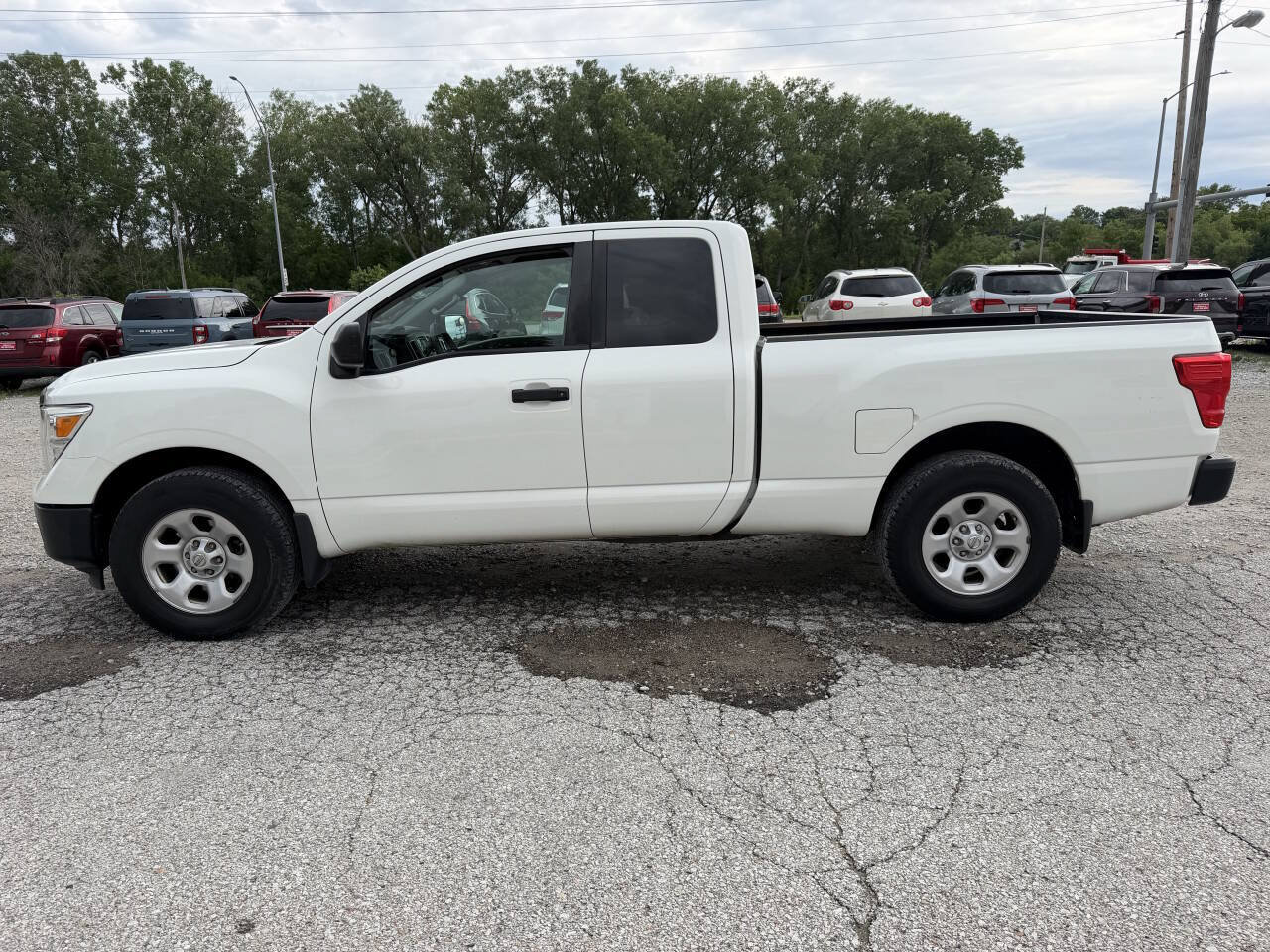 Used 2017 Nissan Titan S AWD/4WD image 6