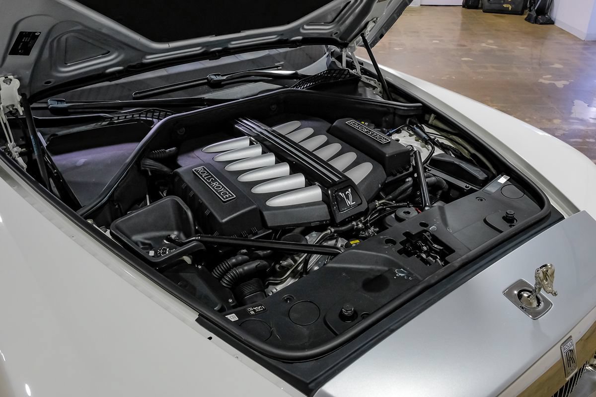 Used 2016 Rolls-Royce Wraith RWD image 40