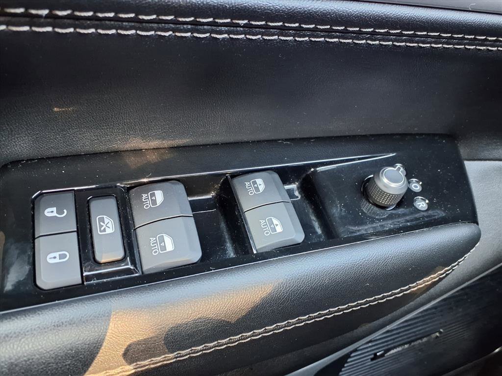 Used 2022 Jeep Wagoneer Series III w/ Rear Seat Video Group 1 image 21