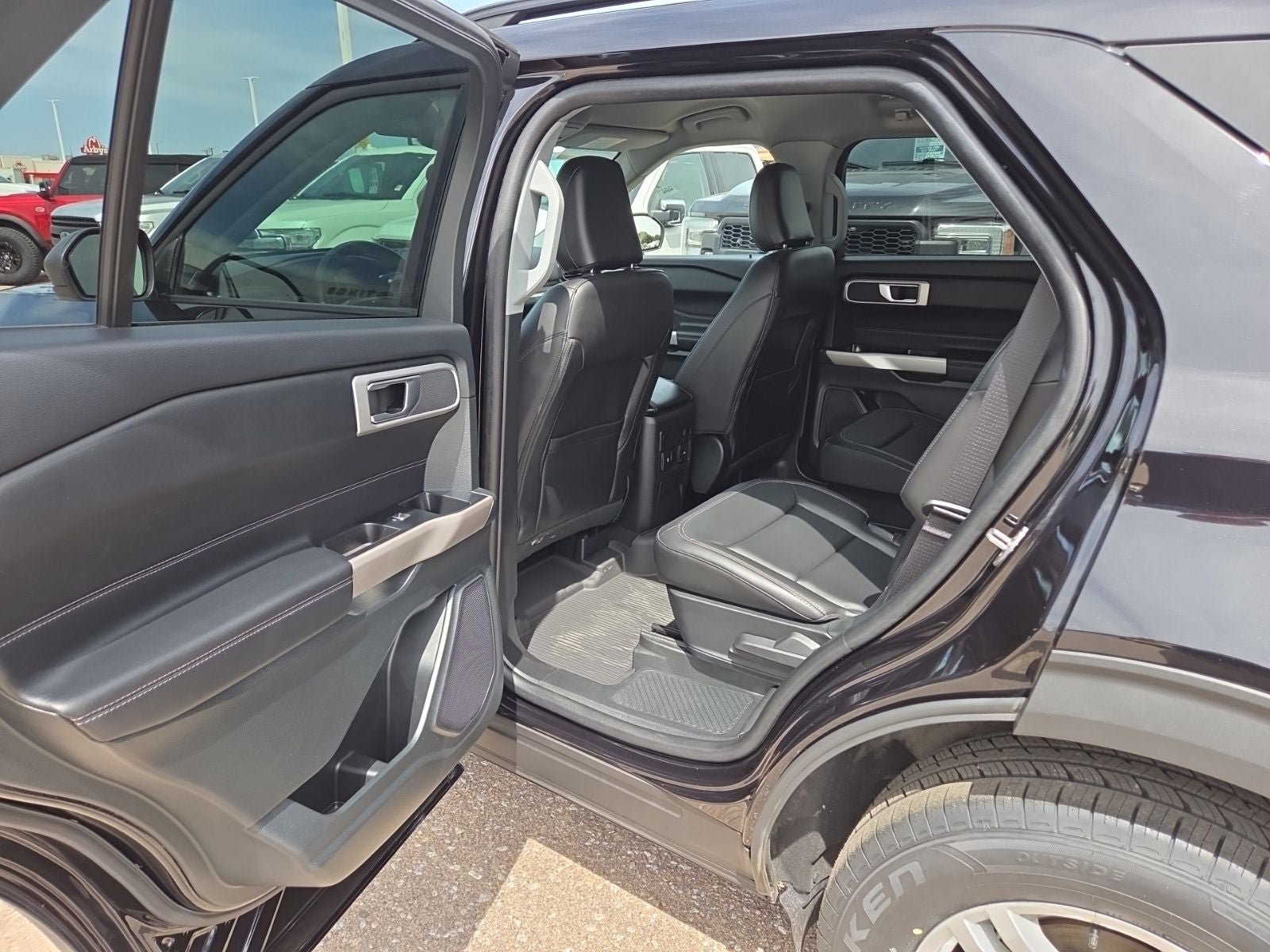 Certified 2023 Ford Explorer XLT w/ Equipment Group 202A AWD/4WD image 44