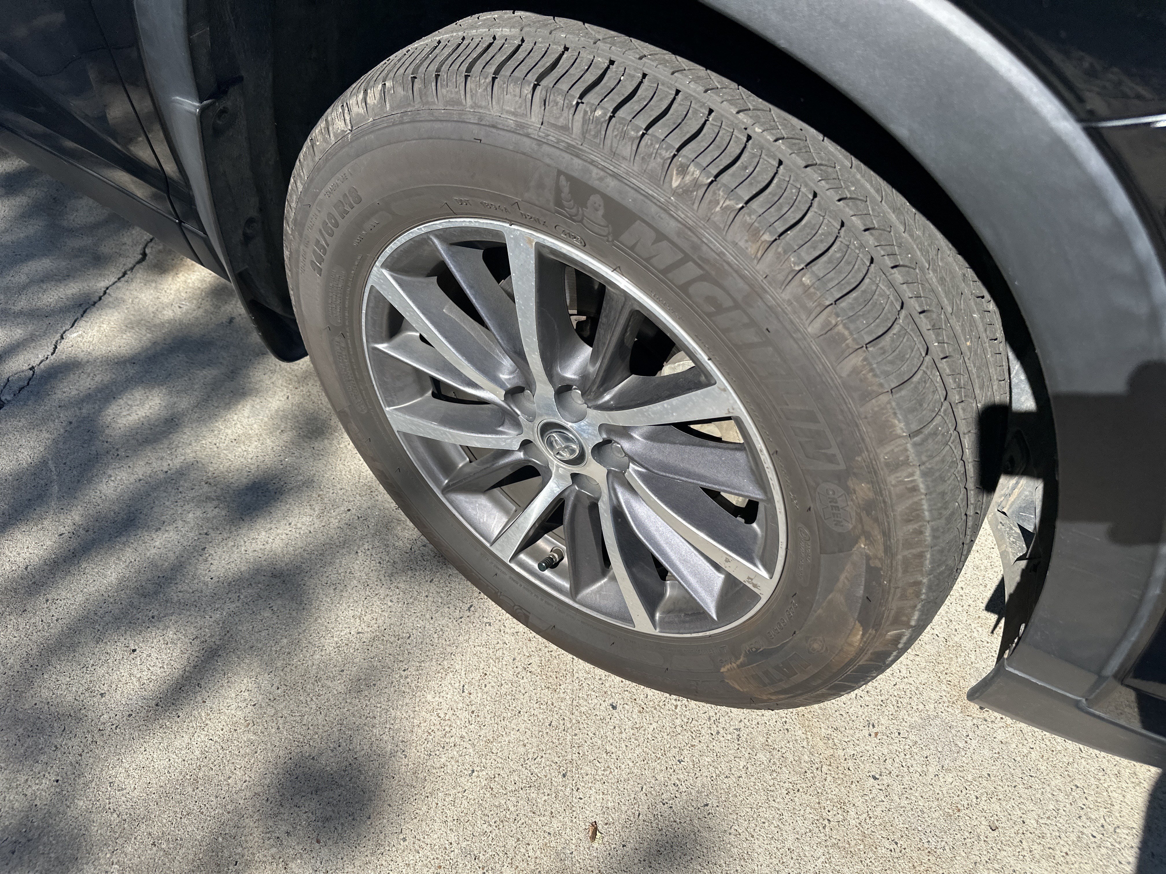 Used 2019 Toyota Highlander XLE AWD/4WD image 34