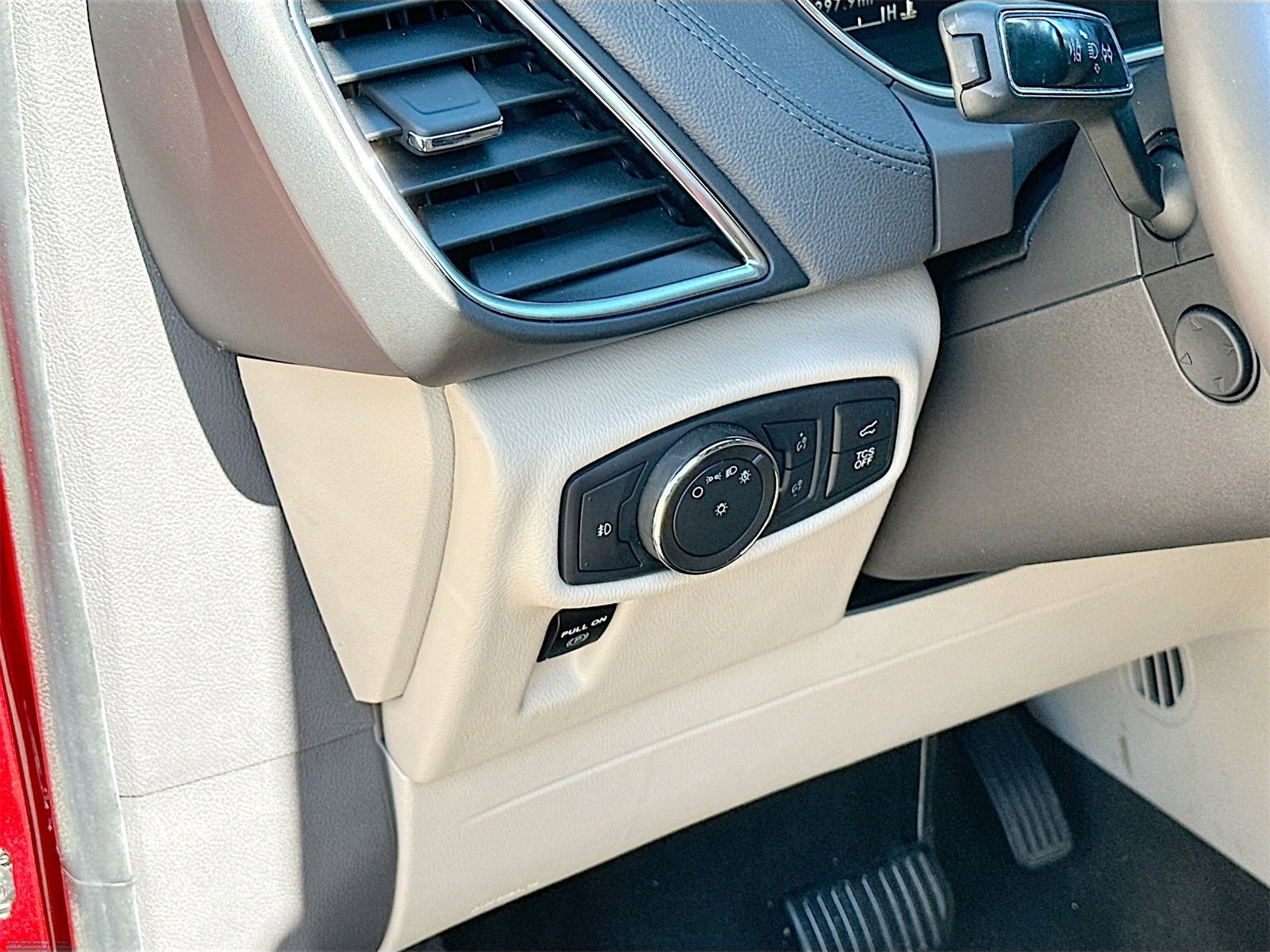 Used 2020 Lincoln Nautilus Reserve w/ Equipment Group 201A image 10