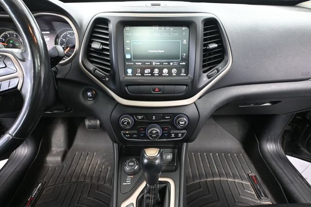 Used 2015 Jeep Cherokee Limited w/ Luxury Group AWD/4WD image 33
