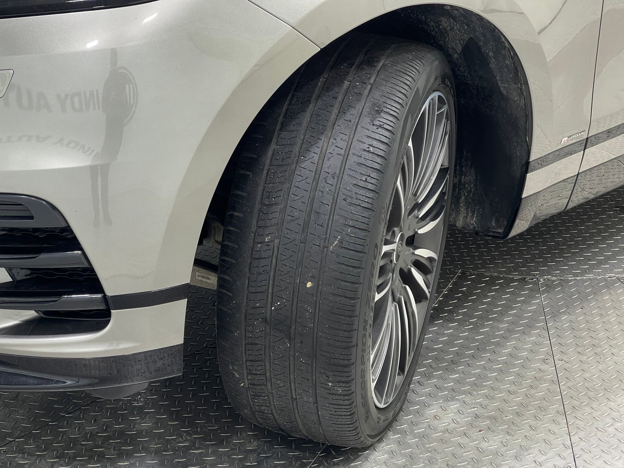 Used 2020 Land Rover Range Rover Velar R-Dynamic S image 36