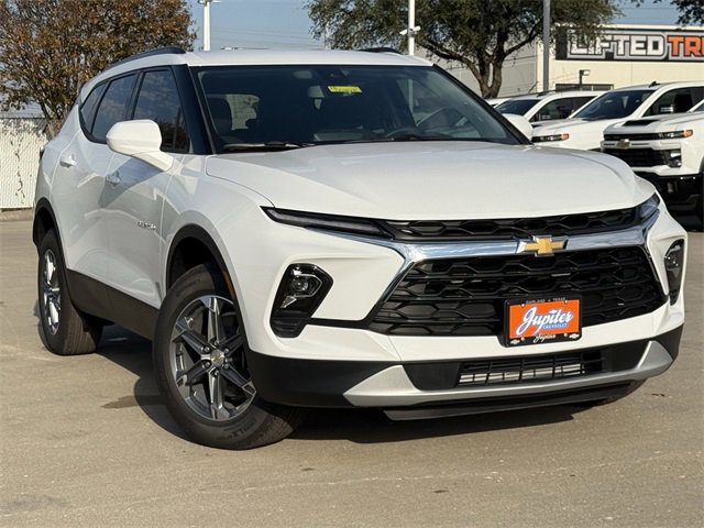 New 2026 Chevrolet Blazer LT image 2